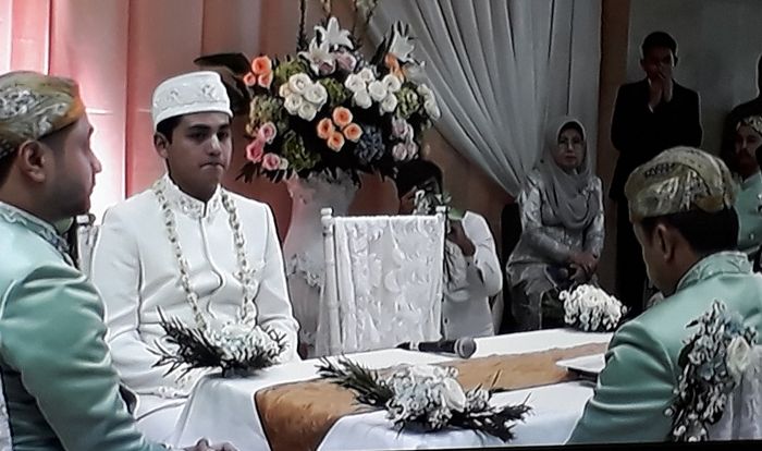 Rizky Alatas lakukan akad nikah, tegang ya, bos!