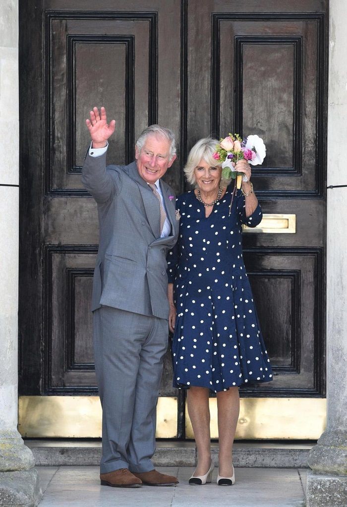 Putri Camilla sering terlihat mengenakan sepasang sepatu merek Chanel