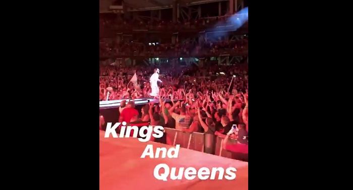 Daster dan sepatu merah cocok