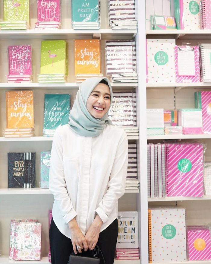 Laudya Cynthia Bella yang selalu tampil modis