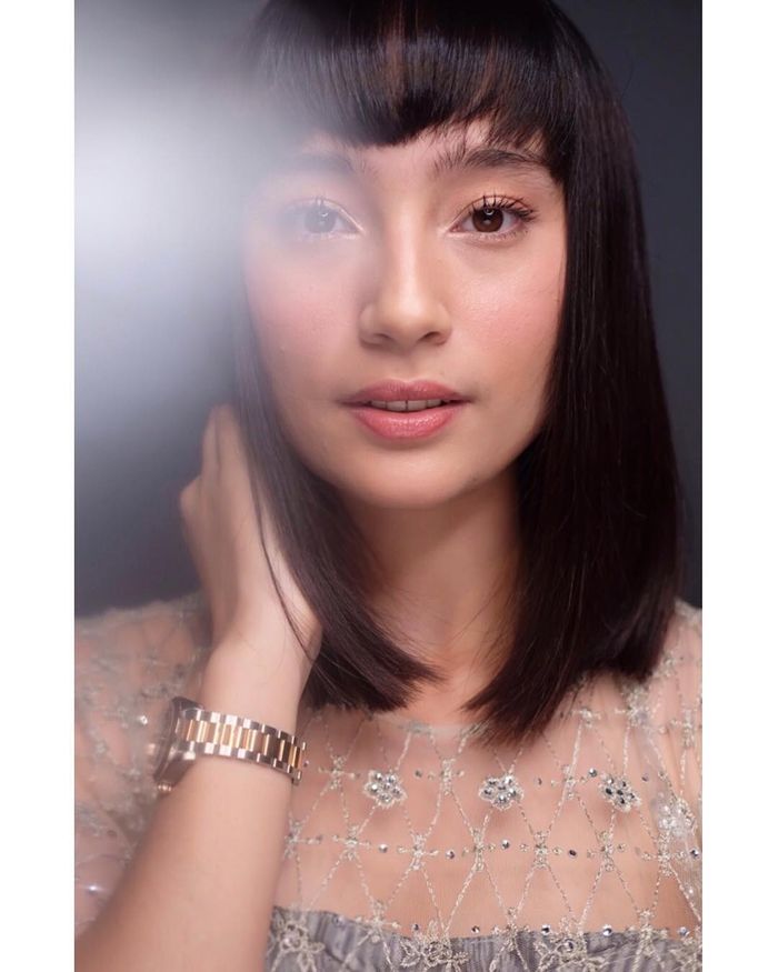 Tatjana Saphira tampil dengan riasan minimalis
