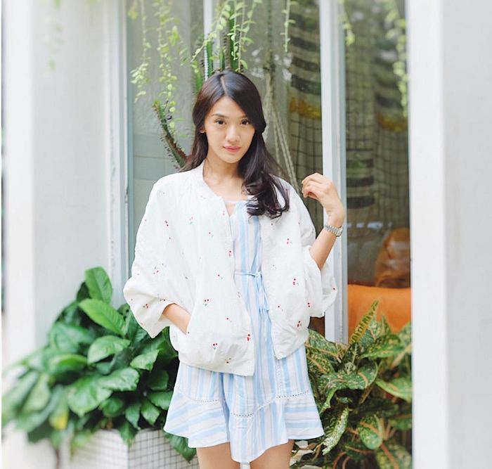 Tampil memikat ala Anissa Aziza