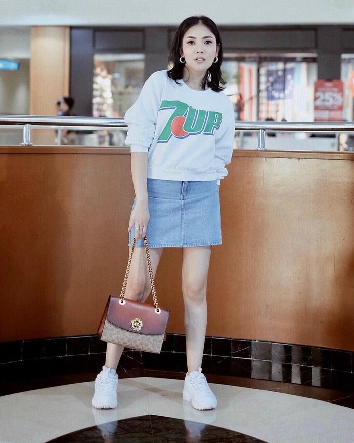 Gaya busana Nindy yang kece abis