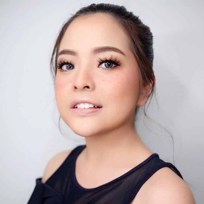 Tasya dengan riasan freckles