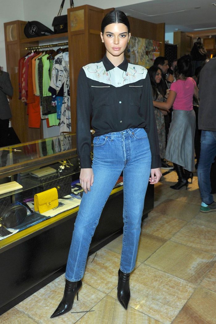 Tampil edgy ala Kendall Jenner