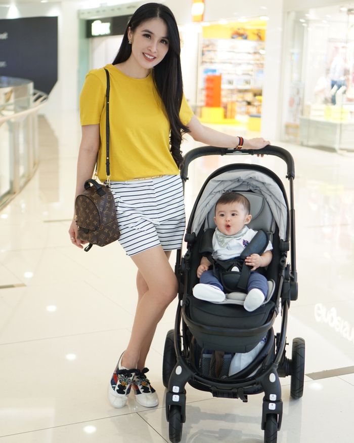 Sandra Dewi dan sang buah hati