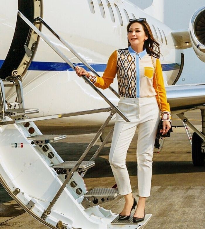 Maia dan Jet Pribadi