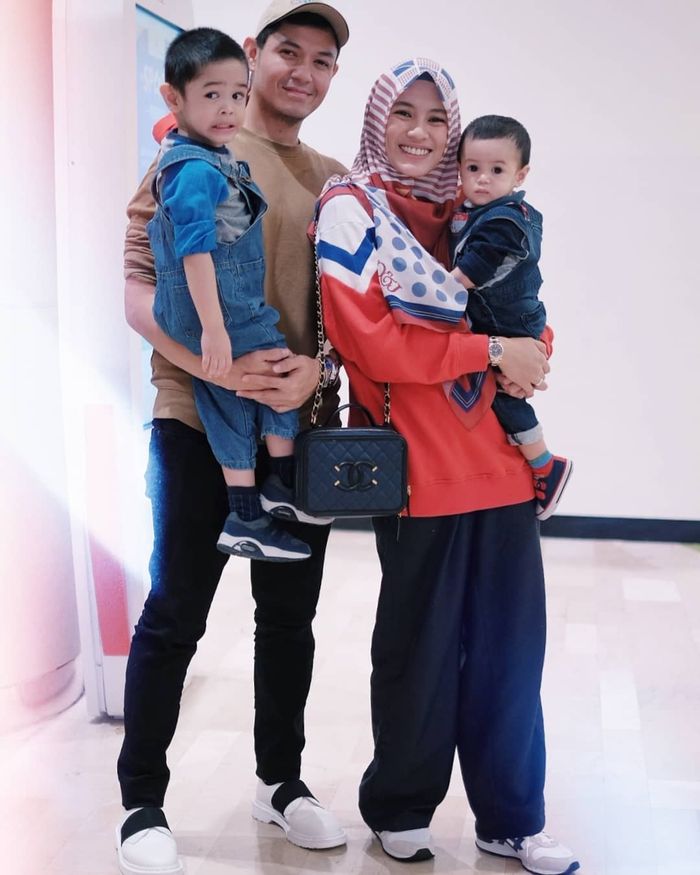 Penampilan kompak Alyssa dan Dude