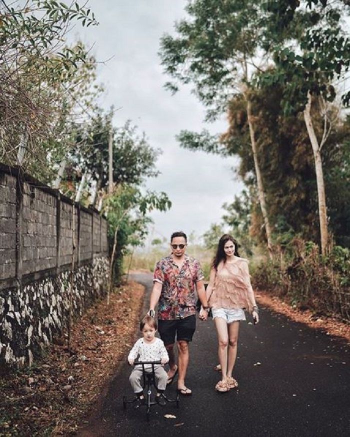 Ringgo Agus Rahman, Sabai Morscheck, dan si ganteng Bjorka