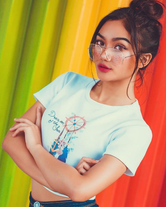 Marion Jola kerap tampil dalam pemotretan