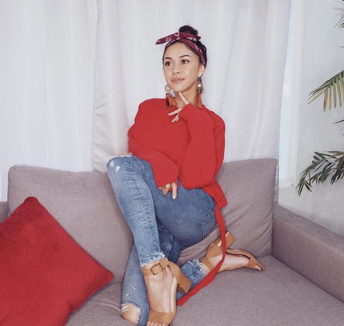 Penampilan feminin Nana Mirdad