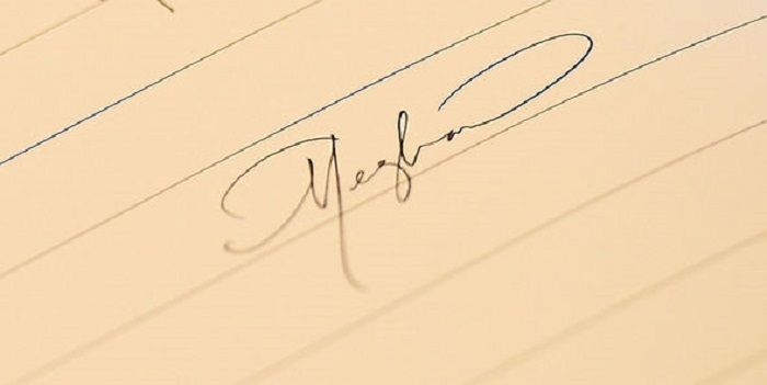 Tanda tangan Meghan Markle
