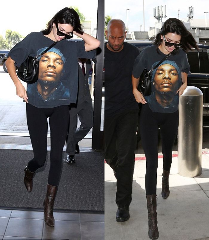 Kendall Jenner terlihat bergaya kasual dengan t-shirt 