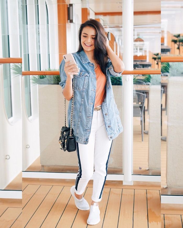 Amanda Rawles dengan gaya busananya