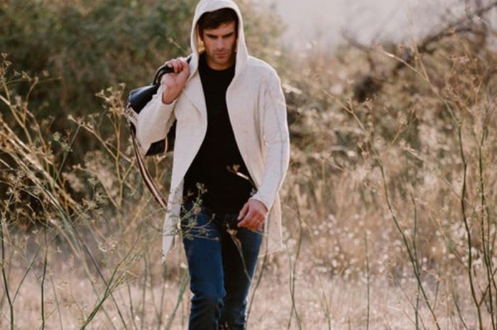 Membawa di atas bahu