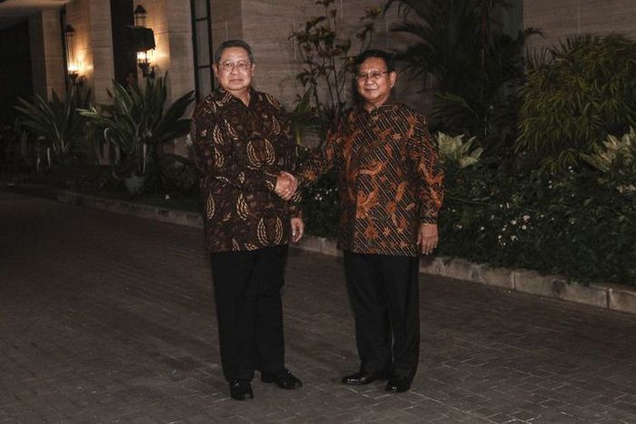 SBY dan Prabowo kenakan busana batik