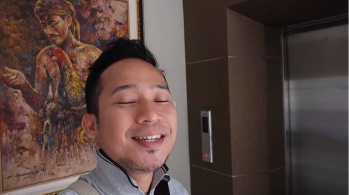 Lift di dalam rumah Denny Cagur