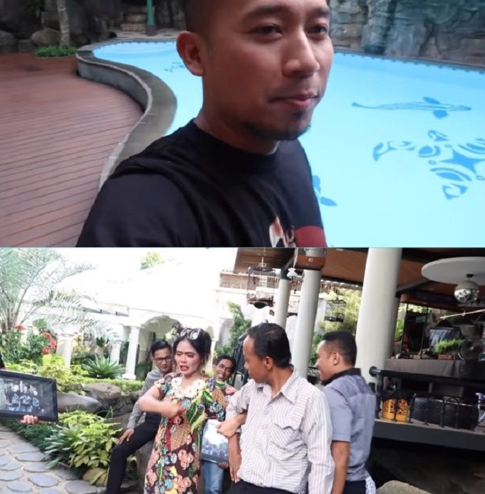 Kolam renang dan halaman di rumah Denny Cagur