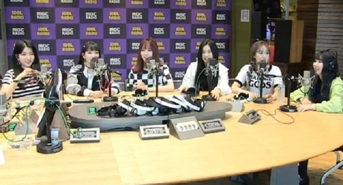 GFRIEND hadir di acara MBC FM4U Two O&rsquo;Clock Date With Ji Suk Jin.