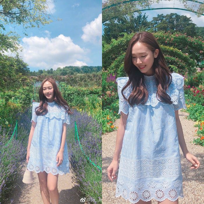 Jessica dengan Vintage Mini Dress