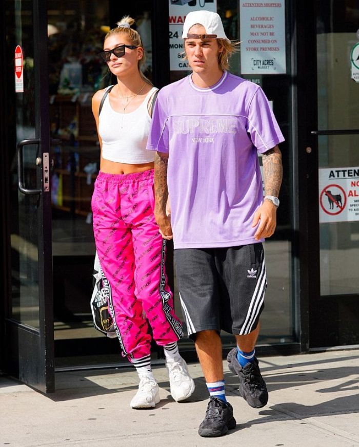 Justin Bieber dan Hailey Baldwin bergaya kompak dengan outfit sporty