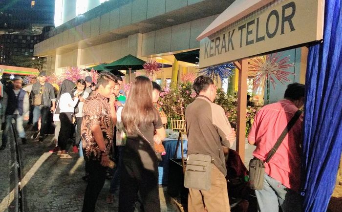 antrean kerak telor