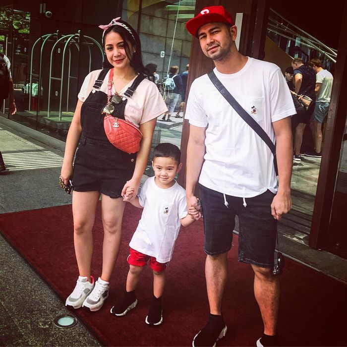 Nagita Slavina sering terlihat memakai barang-barang branded