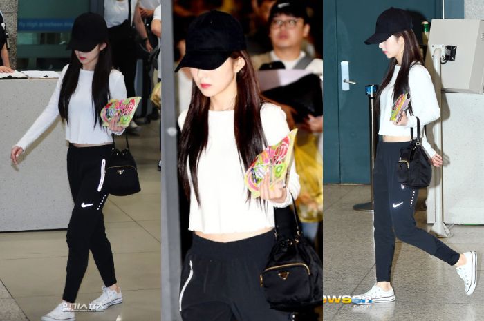 Irene Red Velvet Tampil Sporty dengan Training Pants