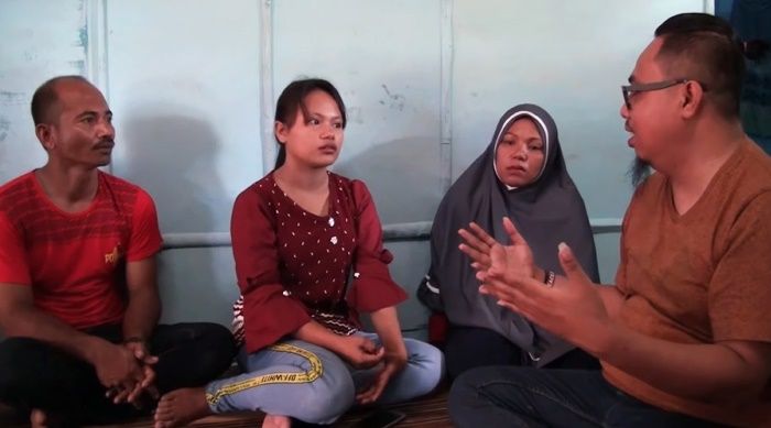 Wawancara Andhy Loppes dengan Waode Sofia