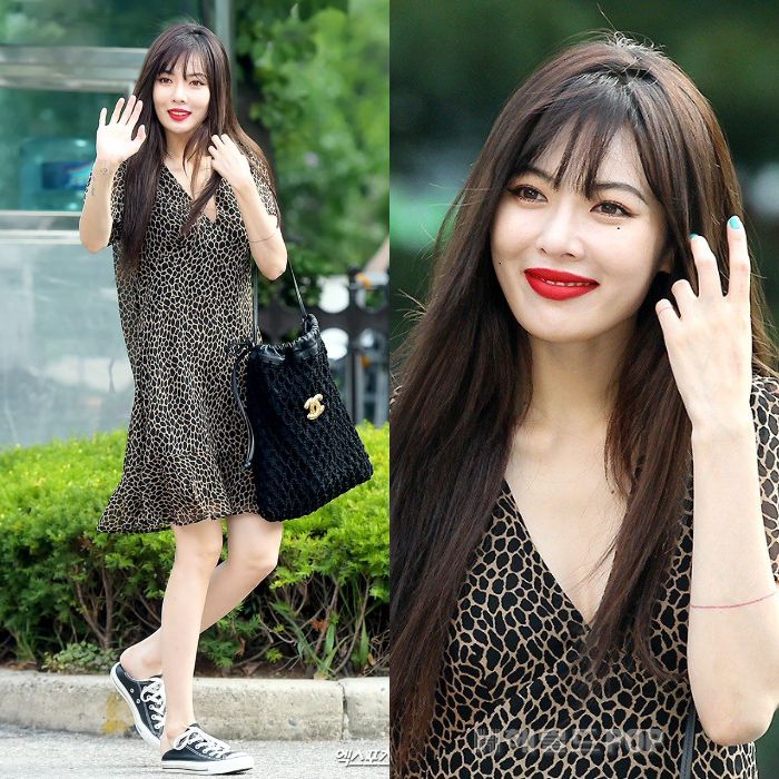 Style Kasual Hyuna dengan Mini Dress Leopard