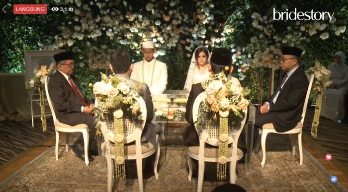 Akad pernikahan Tasya Kamila dan Randi Bachtiar digelar di Ritz-Carlton Mega Kuningan, Jakarta.