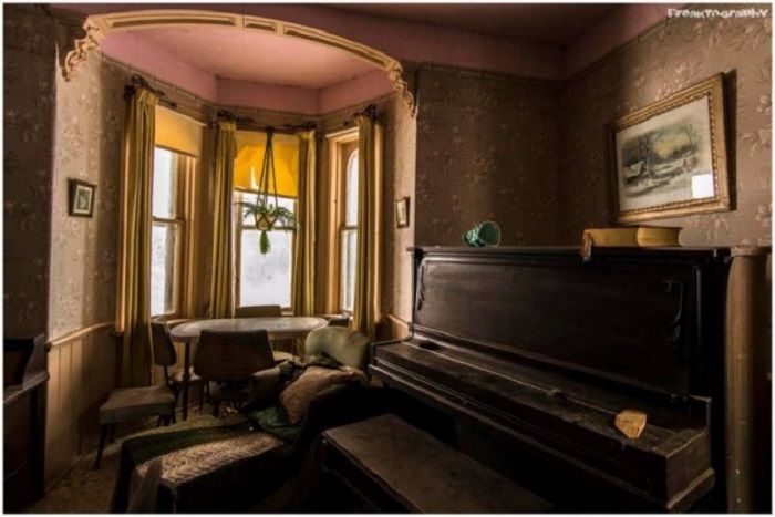 Begini kondisi dalam rumah yang ditinggalkan ini