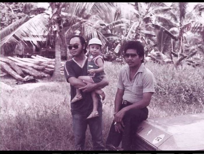 Didi Riyadi kecil bersama mendiang ayahnya