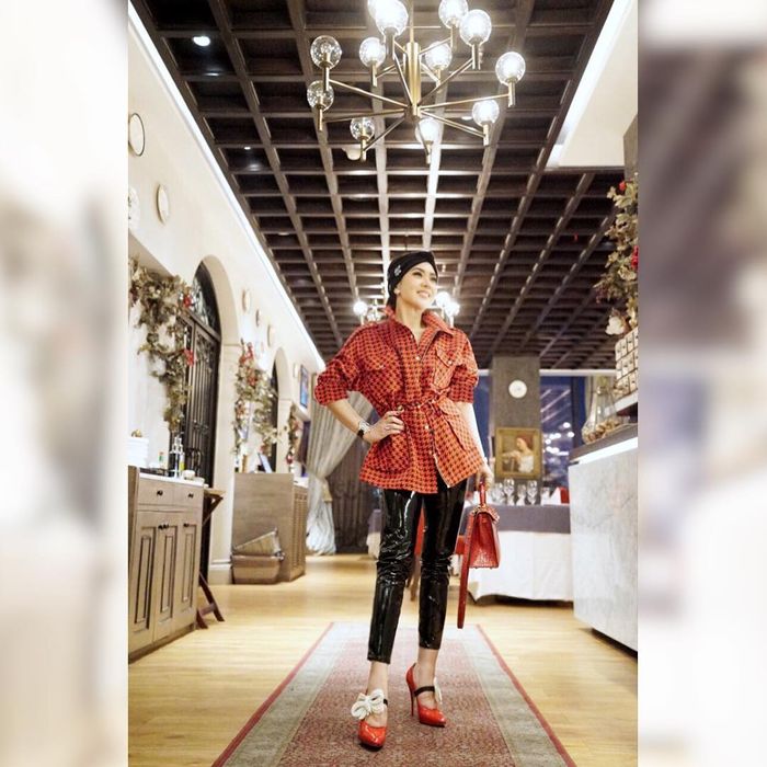 Syahrini kerap tampil dengan fashion item branded