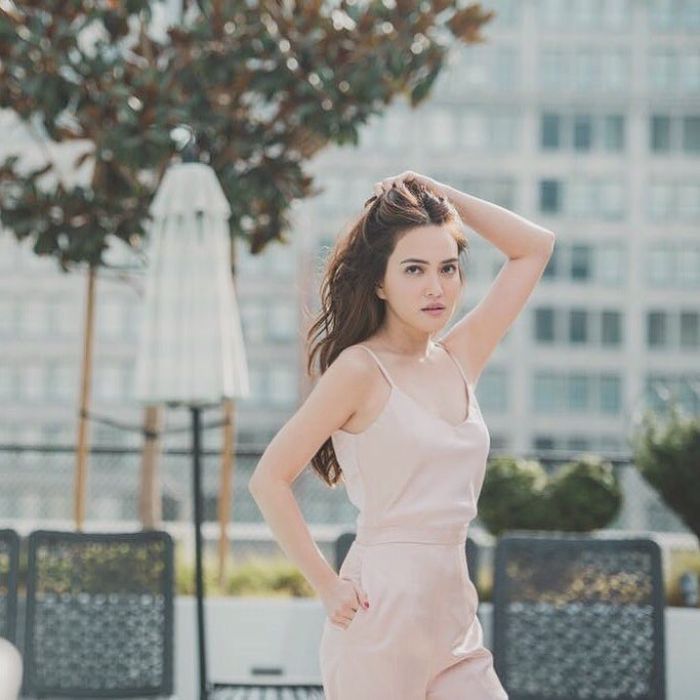 penampilan Shandy Aulia yang modis