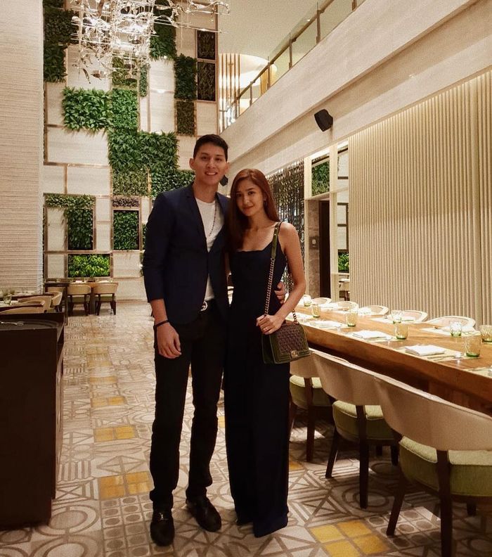 Mikha Tambayong rayakan ulangtahun Daniel Wenas 