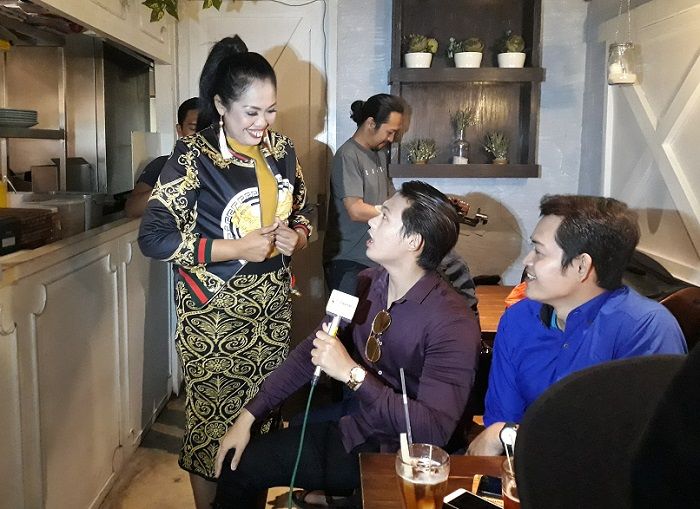 Ely Sugigi saat ditemui Grid.ID di kawasan Margonda, Depok, Jawa Barat, Jumat (10/8/2018). 