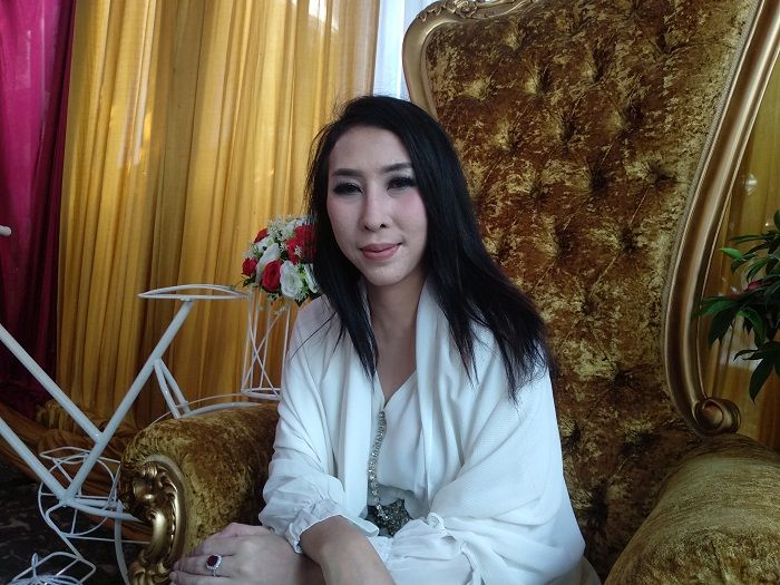 Henny Mona saat Grid.ID temui di kawasan Pondok Gede, Bekasi, Jawa Barat, Sabtu (11/8/2018).