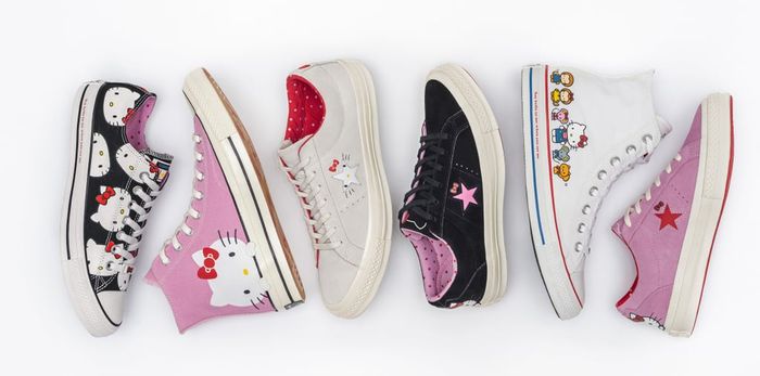 Sepatu Converse bermotif Hello Kitty
