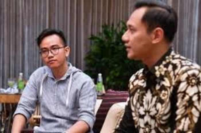 Gibran Rakabuming terlibat perbincangan serius dengan AHY