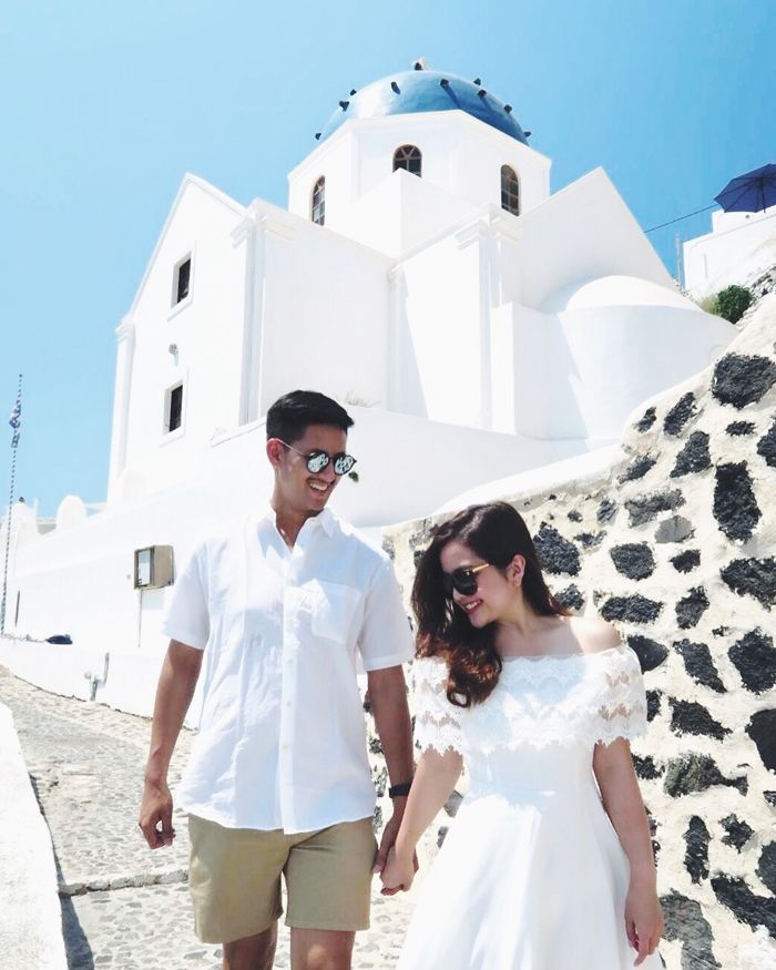 Tasya Kamila dan Randi Bachtiar berbulan madu di Santorini, Yunani