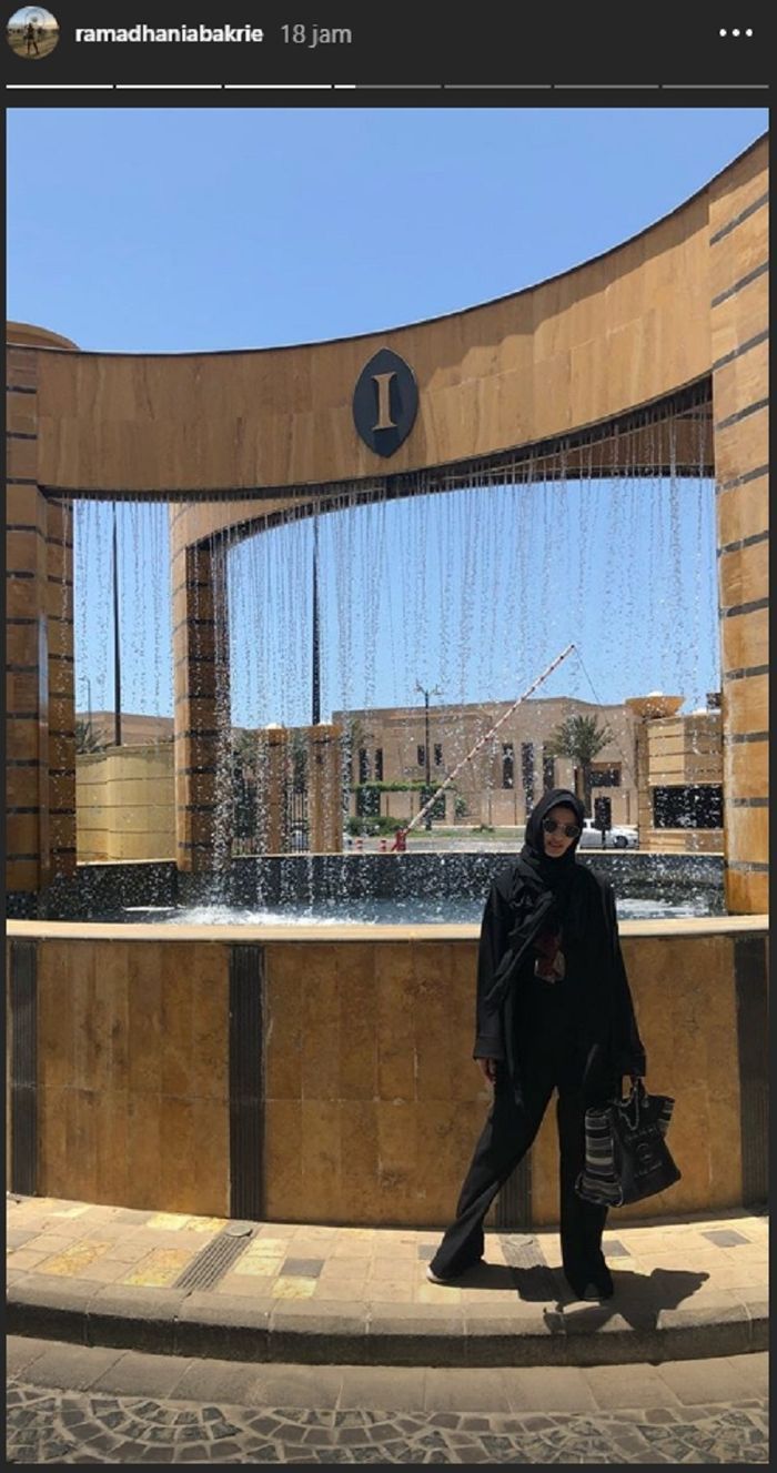 Penampilan Nia Ramadhani