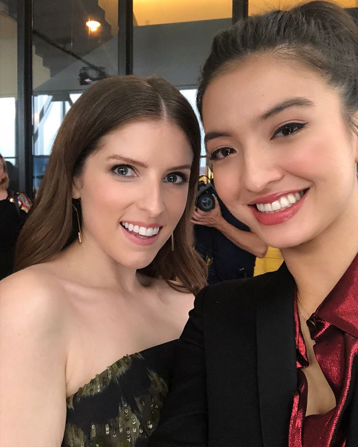 Raline Shah bertemu dengan Anna Kendrick.