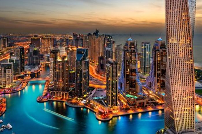 Downtown and Jumeirah Lake Towers di Film Star Trek Beyond