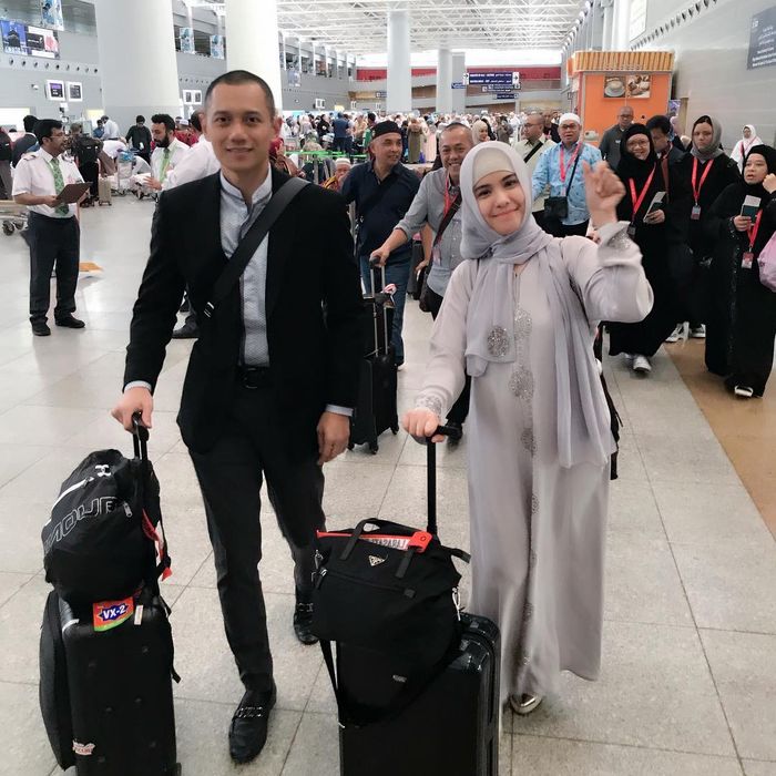 Penampilan Annisa Pohan dan Agus Yudhoyono