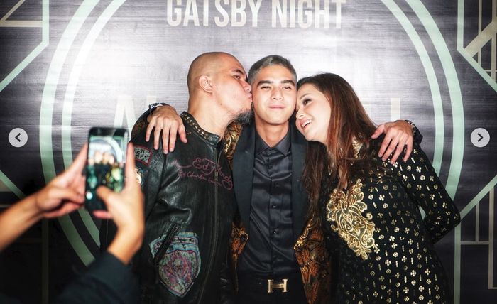 Ahmad Dhani dan Maia Estianty kompak datang ke acara ulang tahun anak sulung mereka, Al Ghazali, di 