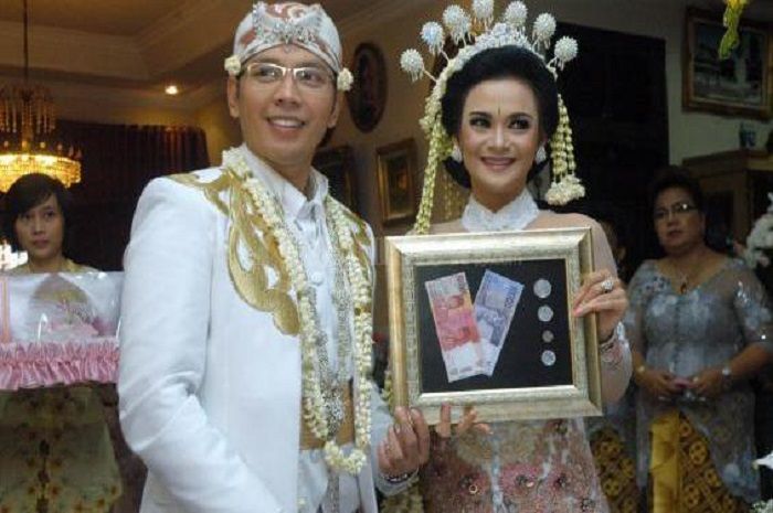 Shezy Idris dan suami