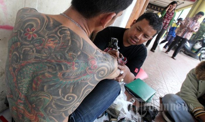 Tato harus steril dilakukan ditempat yang sehat, bukan di trotoar