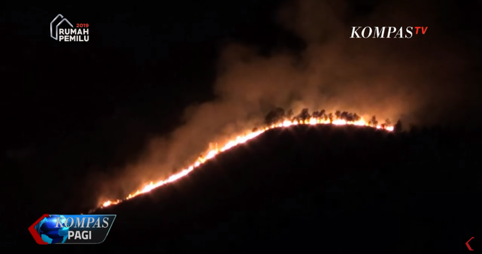 Gunung Lawu yang terbakar
