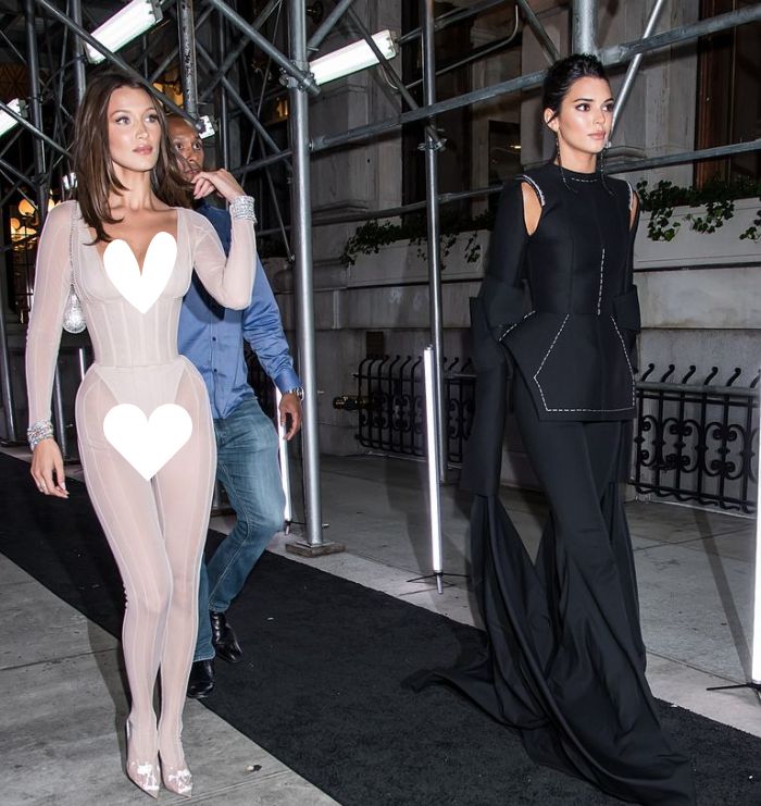 Penampilan Bella Hadid dengan busana stocking yang curi perhatian